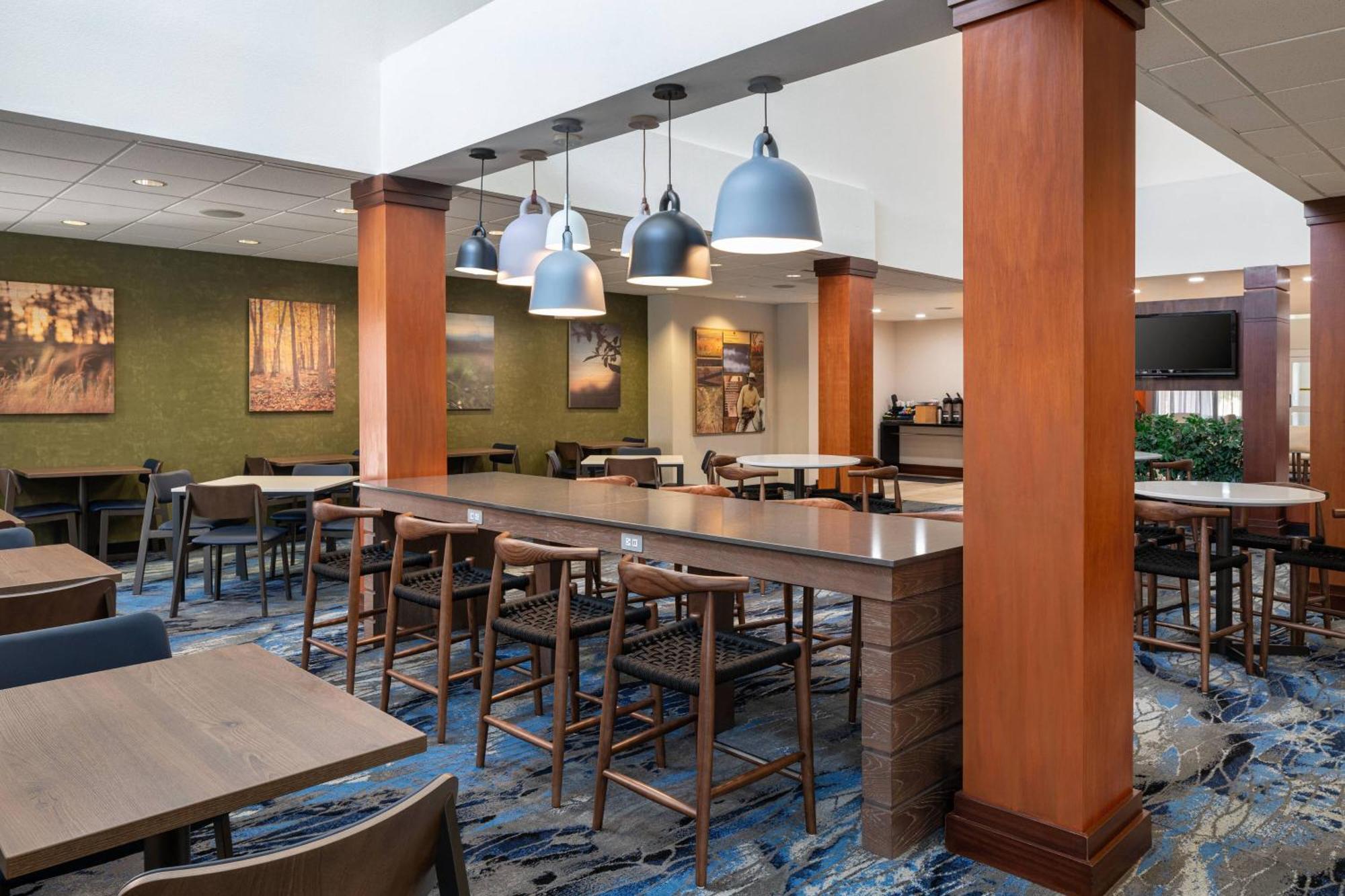 Fairfield & By Marriott Visalia 3* Tulare